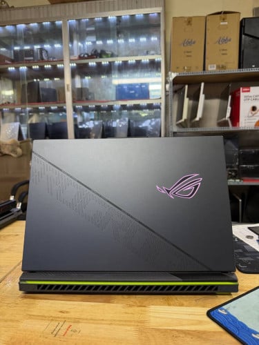 Asus ROG Strix G814JIR i9-14th