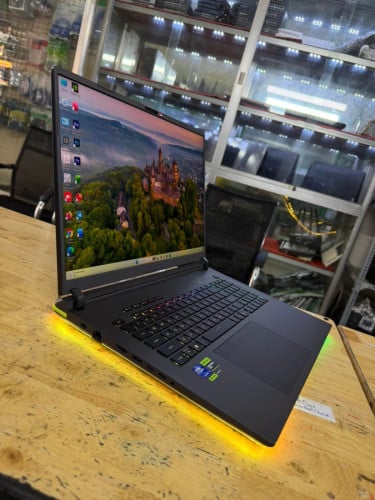 Asus ROG Strix G815LP
