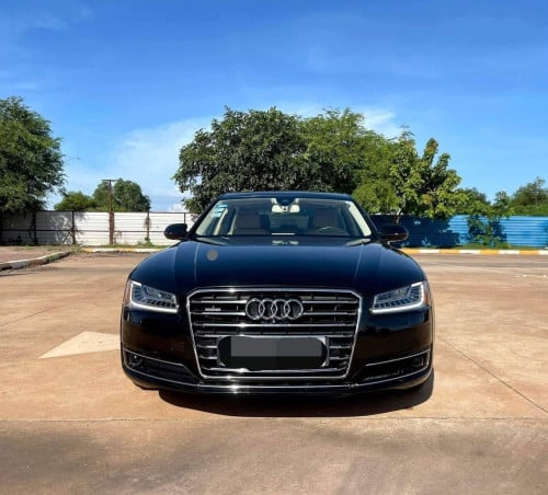 Audi 2015 A8L ធានាទ្បានម្ចាស់ជិះថែណាស់អត់បុកទិញយកទៅជិញម៉ង
