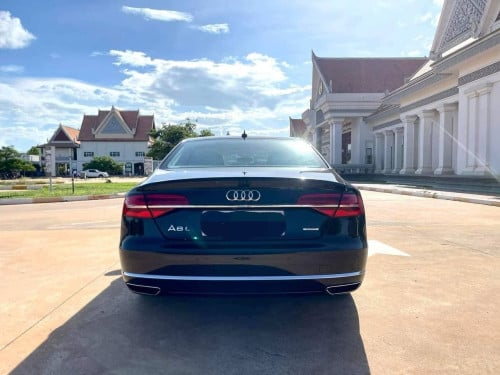 Audi 2015 A8L ធានាទ្បានម្ចាស់ជិះថែណាស់អត់បុកទិញយកទៅជិញម៉ង