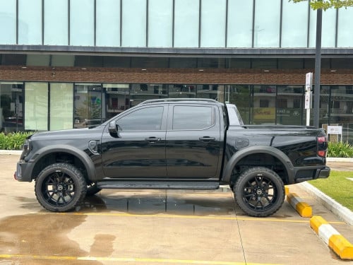 Ford Wildtrak 2023 លេងយ៉ាន់រួច កង់ហ្សុីននៅ ហ្សុីនមួយជុំ