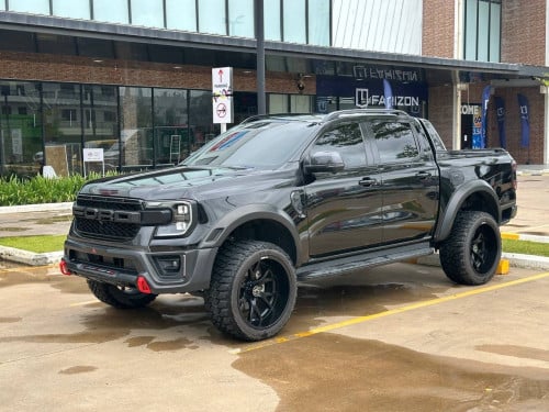 Ford Wildtrak 2023 លេងយ៉ាន់រួច កង់ហ្សុីននៅ ហ្សុីនមួយជុំ