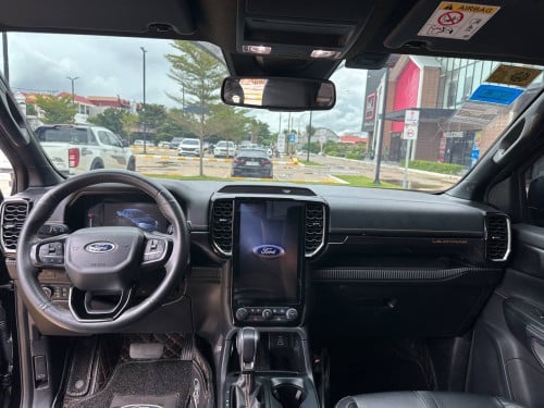 Ford Wildtrak 2023 លេងយ៉ាន់រួច កង់ហ្សុីននៅ ហ្សុីនមួយជុំ
