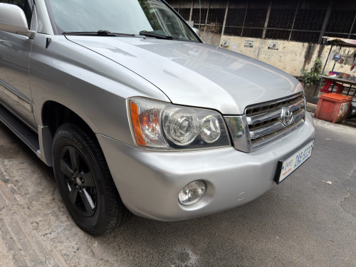 Highlander 2002 បួនម៉ាសុីន V4 មហាថ្មី