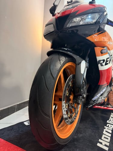 Honda CBR 600rr 2009 REPSOL - 3600$