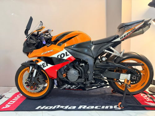 Honda CBR 600rr 2009 REPSOL - 3600$