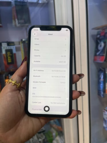 iPhone 11/64GB/LLថ្ម74%តួរស្អាតសុីនសានុំ(ធានា១ខែលើម៉ាសុីន)