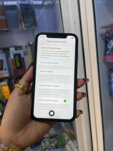 iPhone 11/64GB/LLថ្ម74%តួរស្អាតសុីនសានុំ(ធានា១ខែលើម៉ាសុីន)