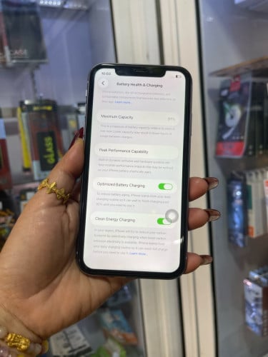 iPhone 11/64GB/LLថ្ម91%តួរស្អាតសុីនសានុំ(ធានា១ខែលើម៉ាសុីន)