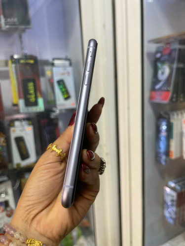 iPhone 11/64GB/LLថ្ម91%តួរស្អាតសុីនសានុំ(ធានា១ខែលើម៉ាសុីន)
