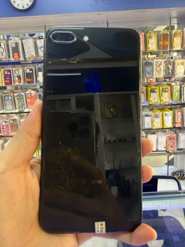 iPhone 8 Plus