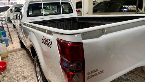 ISUZU D-MAX 2022 4x4 លេខដៃ Urgent Sale!!!