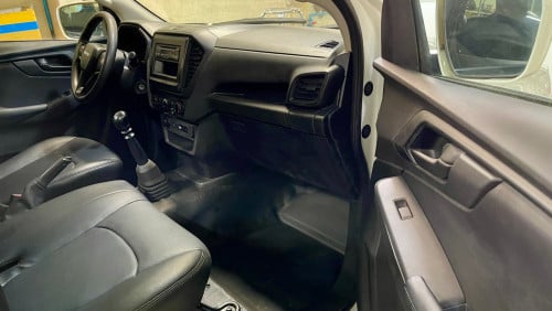 ISUZU D-MAX 2022 4x4 លេខដៃ Urgent Sale!!!