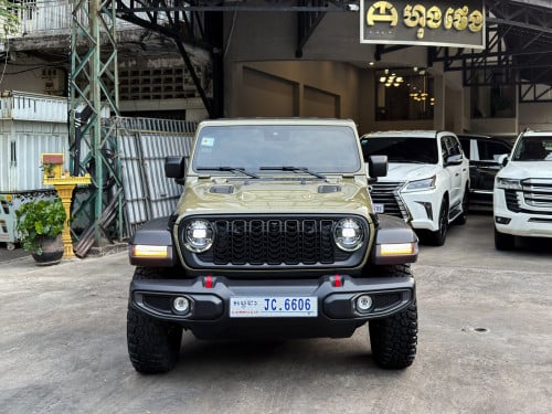 Jeep rubicon 2025 (900KM)