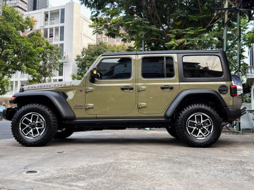 Jeep rubicon 2025 (900KM)