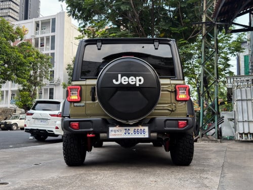 Jeep rubicon 2025 (900KM)