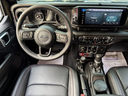 Jeep rubicon 2025 (900KM)