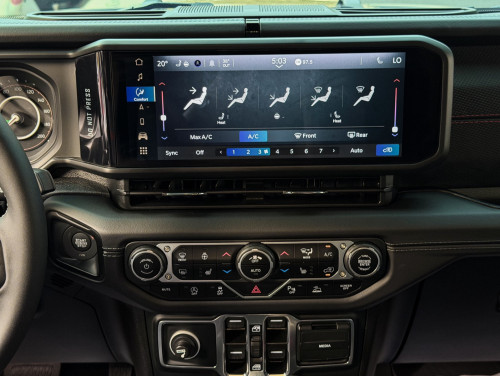 Jeep rubicon 2025 (900KM)