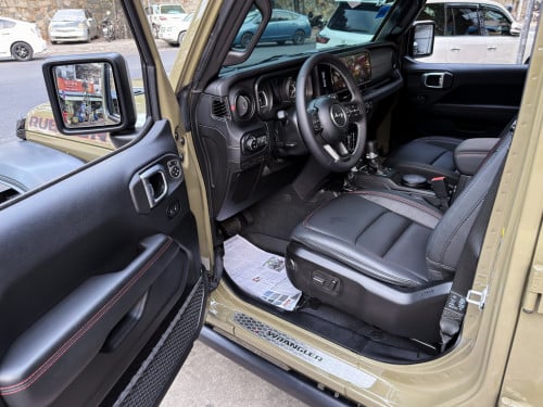 Jeep rubicon 2025 (900KM)