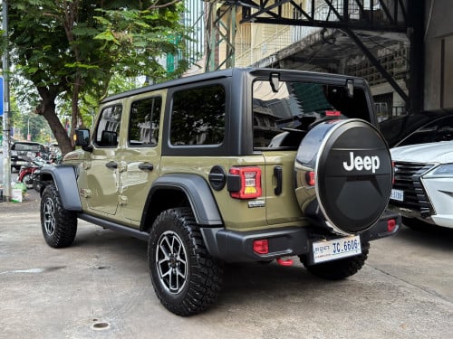 Jeep rubicon 2025 (900KM)