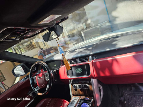 Land Rover Vogue 016. By autography full ពេញ​ 4 កៅអី​VIP ពណ៏​ ស​ ឡានស្អាតម៉ាស៊ូតhybrid តំលៃ45999$