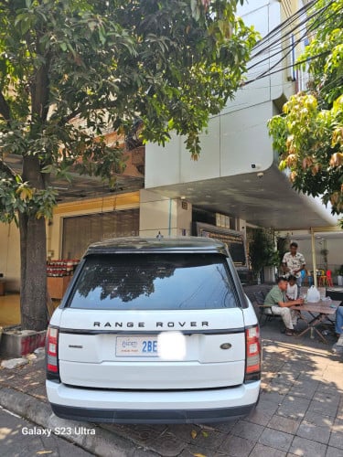 Land Rover Vogue 016. By autography full ពេញ​ 4 កៅអី​VIP ពណ៏​ ស​ ឡានស្អាតម៉ាស៊ូតhybrid តំលៃ45999$