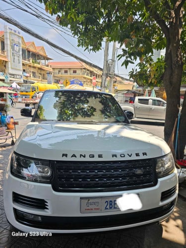 Land Rover Vogue 016. By autography full ពេញ 4 កៅអីVIP ពណ៏ ស ឡានស្អាតម៉ាស៊ូតhybrid តំលៃ45999$
