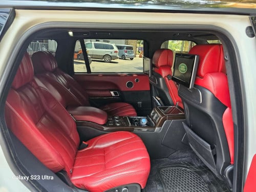 Land Rover Vogue 016. By autography full ពេញ​ 4 កៅអី​VIP ពណ៏​ ស​ ឡានស្អាតម៉ាស៊ូតhybrid តំលៃ45999$