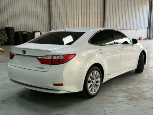 Lexus Es300h 2013  option ពិសេស