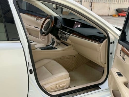 Lexus Es300h 2013  option ពិសេស