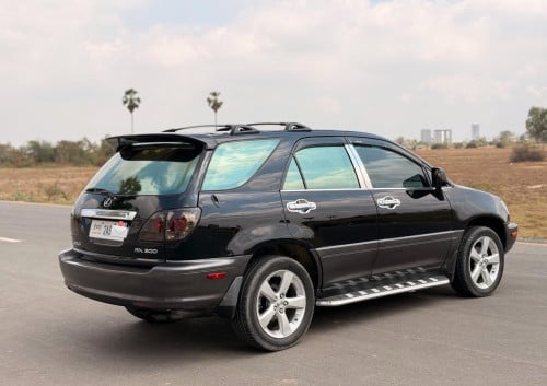 Lexus Rx300 ឆ្នាំ2002 ប៉ុង1