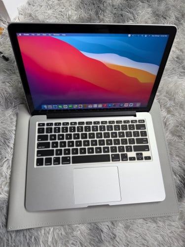 Macbook Pro នៅស្អាត99% លក់បន្ទាន់ធូៗ185$