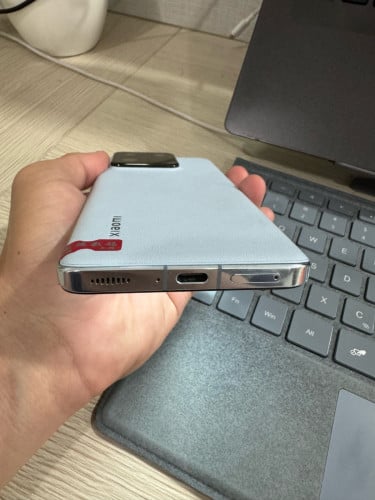 Mi 13 Pro 512GB Ram 12GB CH version អេក្រង់​ដូរ​ LCD កាម៉ារ៉ា​នៅស្អាត 170$