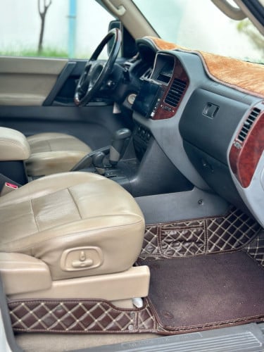 Montero 02 កាប់ពីតាស់ កៅអី៣ជួរ