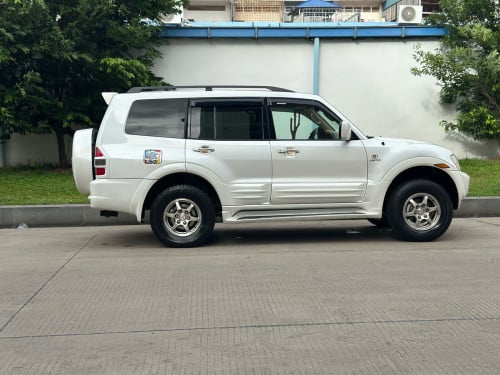 Montero 02 កាប់ពីតាស់ កៅអី៣ជួរ