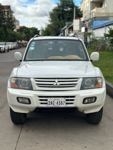 Montero 02 កាប់ពីតាស់ កៅអី៣ជួរ