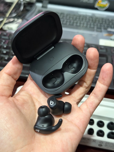 Powerbeats Fit Black 99%