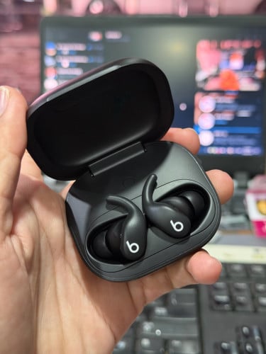 Powerbeats Fit Black 99%