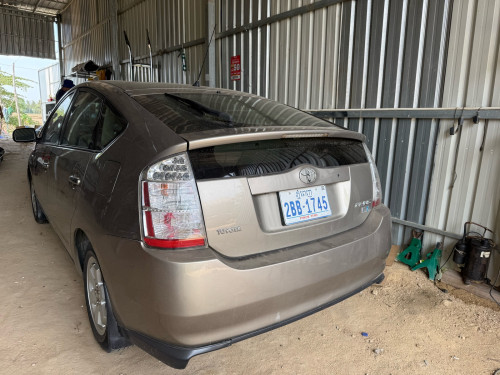 Prius 06 full no map តម្លៃ 8900$