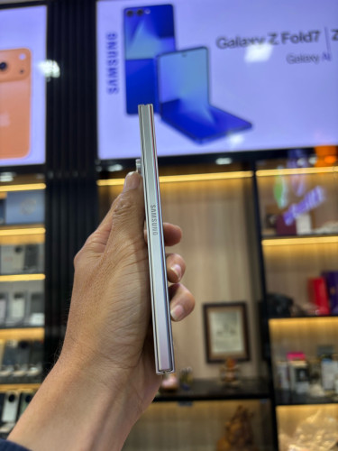 Samsung ZFold7 512G 1300$