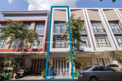 Shop house for sale Phen Huort Beung Snor
