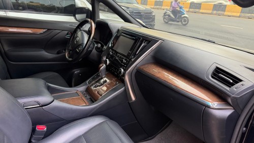 Toyota Alphard 2018