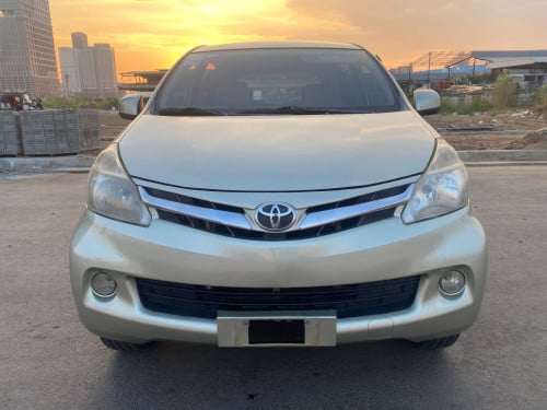 Toyota avenza
