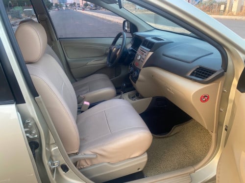 Toyota avenza