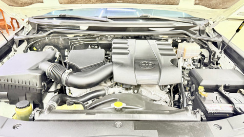 Toyota Land Cruiser GXR 2013 Full options