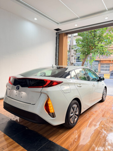 Toyota Prius Prime Full Advanced Technology 2017 ថ្នាំ​សុីន​មួយ​ជុំ​ មាន​ស្លាយ​កុងទ័រ​