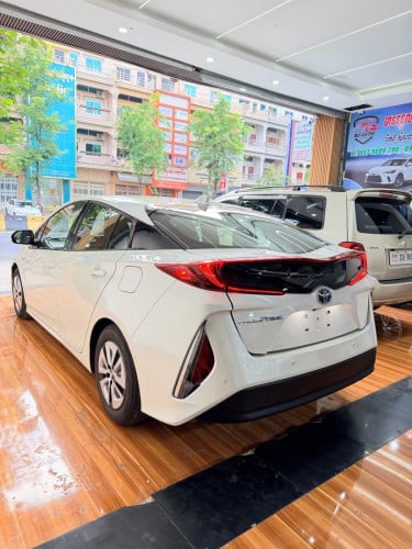 Toyota Prius Prime Full Advanced Technology 2017 ថ្នាំ​សុីន​មួយ​ជុំ​ មាន​ស្លាយ​កុងទ័រ​