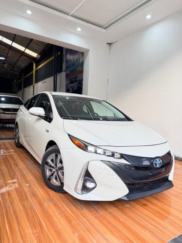 Toyota Prius Prime Full Advanced Technology 2017 ថ្នាំ​សុីន​មួយ​ជុំ​ មាន​ស្លាយ​កុងទ័រ​