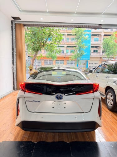 Toyota Prius Prime Full Advanced Technology 2017 ថ្នាំ​សុីន​មួយ​ជុំ​ មាន​ស្លាយ​កុងទ័រ​