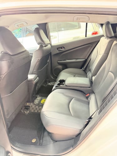 Toyota Prius Prime Full Advanced Technology 2017 ថ្នាំ​សុីន​មួយ​ជុំ​ មាន​ស្លាយ​កុងទ័រ​